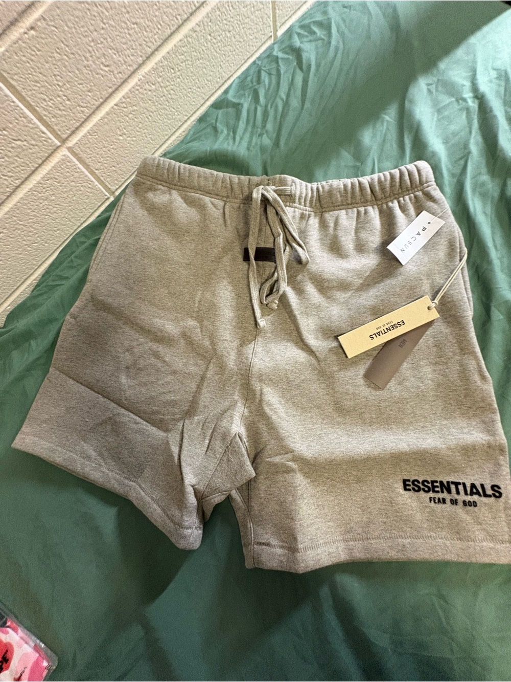 Essentials ‘FOG’ Dark Oatmeal Grey Short Cuts✅